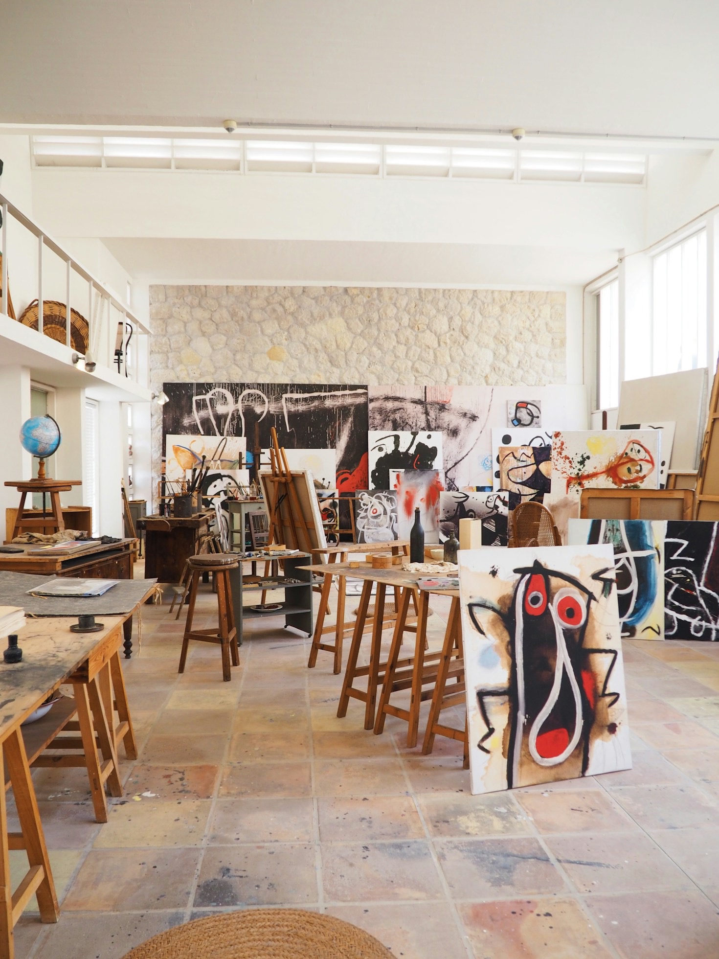 Minimalist Living In A Chaotic Era